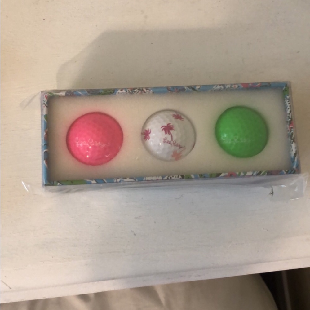 LIlly Pulitzer golf balls
